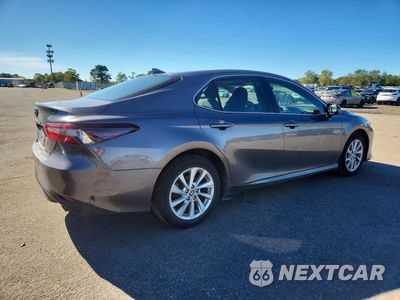 Trzecie zdjęcie samochodu z tyłu: 2023 TOYOTA CAMRY LE VIN:4T1C11BK4PU093148 - miniatura