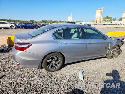 Trzecie zdjęcie samochodu z tyłu: 2017 HONDA ACCORD LX VIN:1HGCR2F38HA186393 - miniatura