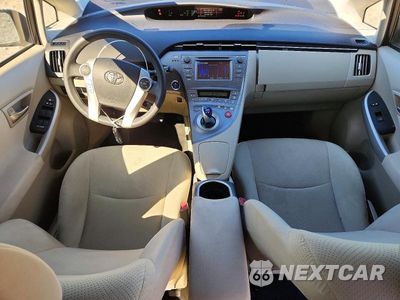Zdjęcie 8 z 12 samochodu: 2012 TOYOTA PRIUS TWO VIN:JTDKN3DUXC1540446 - miniatura