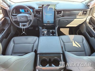 Zdjęcie 8 z 12 samochodu: 2025 FORD F150 LIGHTNING XLT VIN:1FT6W3LU3SWG22035 - miniatura