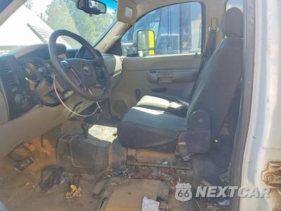 Zdjęcie 7 z 12 samochodu: 2007 CHEVROLET SILVERADO K3500 VIN:1GBJK33667F562142 - miniatura