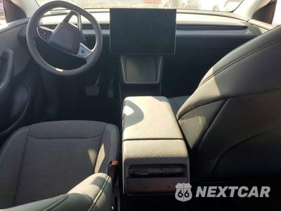 Zdjęcie 8 z 12 samochodu: 2026 TESLA MODEL Y VIN:7SAYGDED7TA691289 - miniatura
