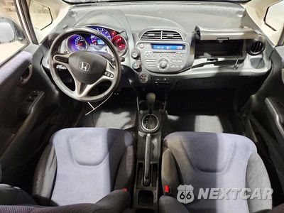 Zdjęcie 8 z 12 samochodu: 2013 HONDA FIT SPORT VIN:JHMGE8H5XDC072048 - miniatura