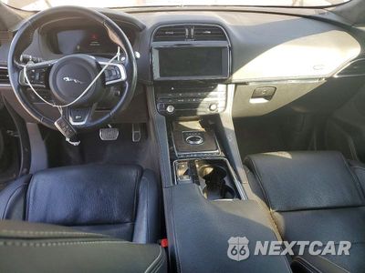 Zdjęcie 8 z 13 samochodu: 2019 JAGUAR F-PACE R - SPORT VIN:SADCL2FX3KA369022 - miniatura