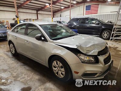 Czwarte zdjęcie samochodu z boku: 2015 CHEVROLET CRUZE LS VIN:1G1PA5SG4F7121772 - miniatura
