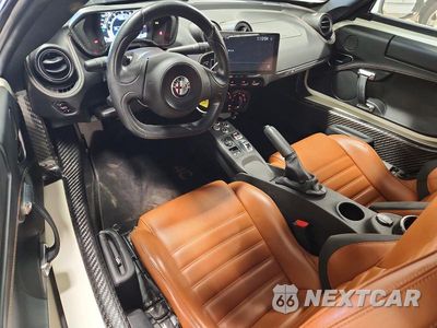 Zdjęcie 8 z 13 samochodu: 2016 ALFA ROMEO 4C SPIDER VIN:ZARBAAB41GM181534 - miniatura
