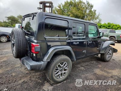 Trzecie zdjęcie samochodu z tyłu: 2025 JEEP WRANGLER SAHARA VIN:1C4PJXENXSW500823 - miniatura