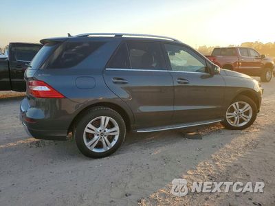 Trzecie zdjęcie samochodu z tyłu: 2014 MERCEDES-BENZ ML 550 4MATIC VIN:4JGDA7DB1EA359129 - miniatura