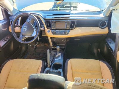 Zdjęcie 8 z 13 samochodu: 2016 TOYOTA RAV4 HV XLE VIN:JTMRJREV7GD026384 - miniatura