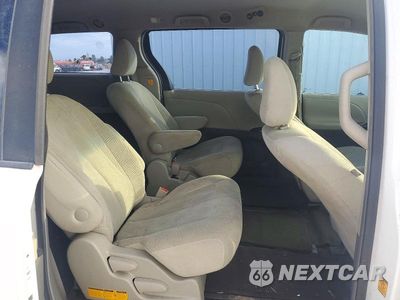 Zdjęcie 11 z 13 samochodu: 2011 TOYOTA SIENNA BASE 7-PASSENGER VIN:5TDKA3DC4BS005889 - miniatura