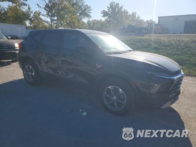 Czwarte zdjęcie samochodu z boku: 2026 CHEVROLET BLAZER 2LT VIN:3GNKBCR46TS157093 - miniatura