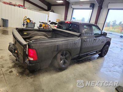 Trzecie zdjęcie samochodu z tyłu: 2018 RAM 1500 ST VIN:1C6RR7FG6JS254612 - miniatura