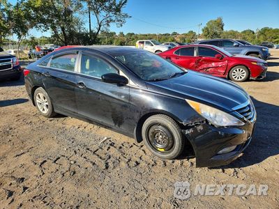 Czwarte zdjęcie samochodu z boku: 2013 HYUNDAI SONATA GLS VIN:5NPEB4AC7DH767644 - miniatura