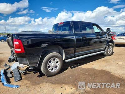 Trzecie zdjęcie samochodu z tyłu: 2024 RAM 2500 LARAMIE VIN:3C6UR5NL5RG375907 - miniatura