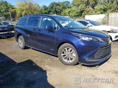 Czwarte zdjęcie samochodu z boku: 2021 TOYOTA SIENNA LE VIN:5TDKRKECXMS031675 - miniatura