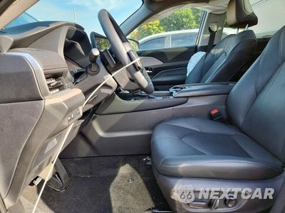 Zdjęcie 7 z 13 samochodu: 2026 TOYOTA GRAND HIGHLANDER PLATINUM VIN:5TDAAAB50TS121192 - miniatura
