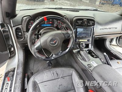 Zdjęcie 8 z 13 samochodu: 2013 CHEVROLET CORVETTE VIN:1G1YE3DW3D5107677 - miniatura