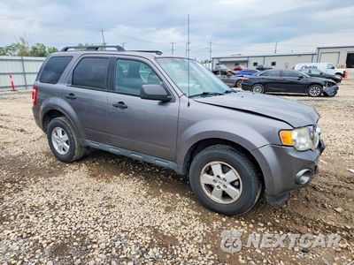 Czwarte zdjęcie samochodu z boku: 2010 FORD ESCAPE XLT VIN:1FMCU0DG7AKD43205 - miniatura