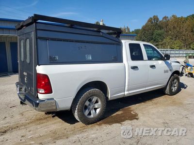 Trzecie zdjęcie samochodu z tyłu: 2018 RAM 1500 ST VIN:1C6RR7FTXJS308491 - miniatura