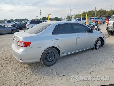 Trzecie zdjęcie samochodu z tyłu: 2013 TOYOTA COROLLA LE VIN:2T1BU4EE4DC101045 - miniatura