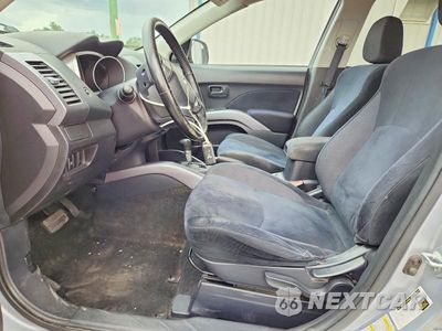 Zdjęcie 7 z 13 samochodu: 2008 MITSUBISHI OUTLANDER LS VIN:JA4MS31X88Z012097 - miniatura