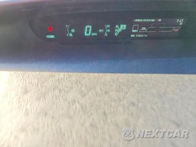 Zdjęcie 9 z 13 samochodu: 2015 TOYOTA PRIUS FOUR VIN:JTDKN3DU3F1979234 - miniatura