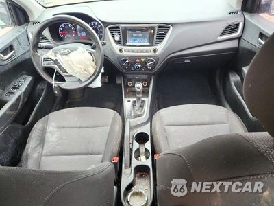 Zdjęcie 8 z 12 samochodu: 2019 HYUNDAI ACCENT SE VIN:3KPC24A31KE070186 - miniatura
