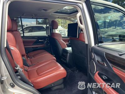 Zdjęcie 6 z 10 samochodu: 2016 LEXUS LX 570 VIN:JTJHY7AX3G4217039 - miniatura