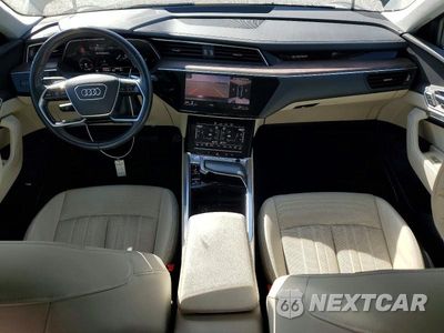 Zdjęcie 8 z 12 samochodu: 2019 AUDI E-TRON PREMIUM PLUS VIN:WA1LAAGE9KB012554 - miniatura