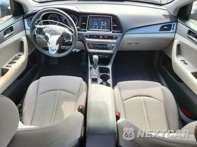 Zdjęcie 8 z 12 samochodu: 2018 HYUNDAI SONATA SE VIN:5NPE24AF8JH724114 - miniatura