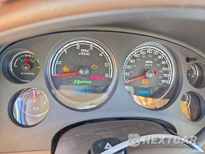 Zdjęcie 9 z 13 samochodu: 2008 GMC YUKON HYBRID VIN:1GKFC13508R204999 - miniatura