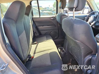 Zdjęcie 10 z 12 samochodu: 2012 JEEP PATRIOT LATITUDE VIN:1C4NJRFB4CD650530 - miniatura