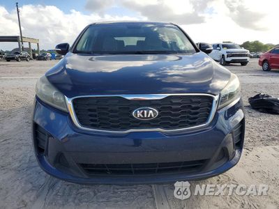 Piąte zdjęcie samochodu w środku: 2019 KIA SORENTO LX VIN:5XYPG4A33KG468778 - miniatura
