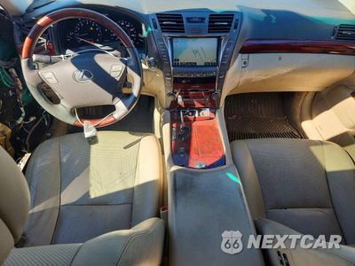 Zdjęcie 8 z 12 samochodu: 2008 LEXUS LS 460 VIN:JTHBL46F685059974 - miniatura