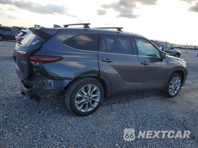 Trzecie zdjęcie samochodu z tyłu: 2024 TOYOTA HIGHLANDER HYBRID LIMITED VIN:5TDXBRCH5RS637863 - miniatura