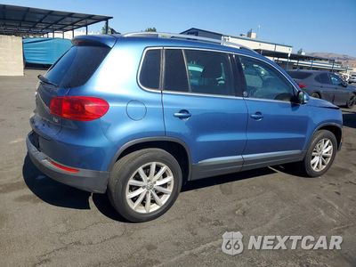 Trzecie zdjęcie samochodu z tyłu: 2017 VOLKSWAGEN TIGUAN WOLFSBURG VIN:WVGRV7AX3HK003452 - miniatura