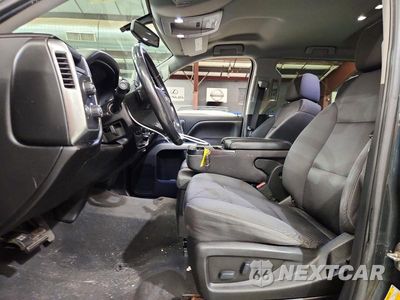 Zdjęcie 7 z 12 samochodu: 2018 CHEVROLET SILVERADO K1500 LT VIN:3GCUKREC3JG546145 - miniatura