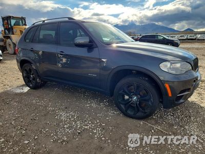 Czwarte zdjęcie samochodu z boku: 2013 BMW X5 XDRIVE50I VIN:5UXZV8C59D0C15558 - miniatura