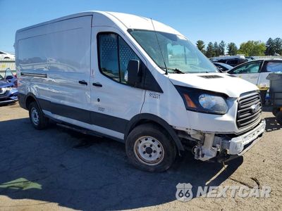 Czwarte zdjęcie samochodu z boku: 2019 FORD TRANSIT 150 DELIVERY VAN VIN:1FTYE2CM9KKB22037 - miniatura
