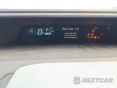 Zdjęcie 9 z 12 samochodu: 2012 TOYOTA PRIUS C THREE VIN:JTDKDTB30C1520199 - miniatura