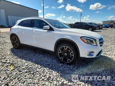 Czwarte zdjęcie samochodu z boku: 2020 MERCEDES-BENZ GLA 250 VIN:W1NTG4EB2LU029855 - miniatura