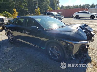 Czwarte zdjęcie samochodu z boku: 2025 KIA K4 LXS VIN:3KPFT4DE3SE060007 - miniatura
