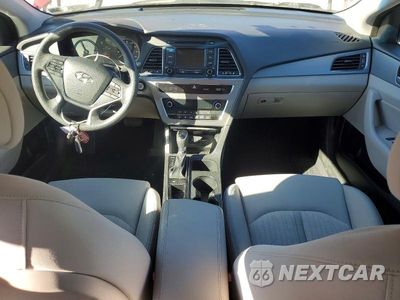 Zdjęcie 8 z 12 samochodu: 2016 HYUNDAI SONATA HYBRID SE VIN:KMHE24L1XGA015567 - miniatura