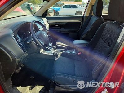 Zdjęcie 7 z 13 samochodu: 2017 MITSUBISHI OUTLANDER SE VIN:JA4AD3A31HZ021413 - miniatura