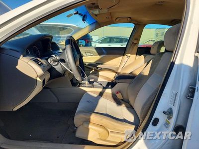 Zdjęcie 7 z 12 samochodu: 2009 HONDA ACCORD LX VIN:1HGCP26339A174465 - miniatura