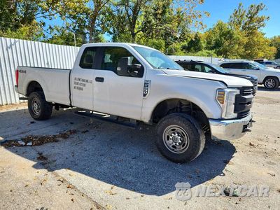 Czwarte zdjęcie samochodu z boku: 2019 FORD F250 SUPER DUTY VIN:1FT7X2B62KEC58257 - miniatura