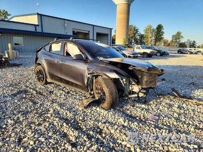 Czwarte zdjęcie samochodu z boku: 2025 TESLA MODEL Y VIN:7SAYGDEF0SF300972 - miniatura
