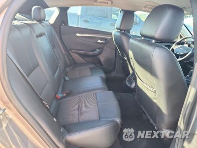 Zdjęcie 10 z 12 samochodu: 2017 CHEVROLET IMPALA LT VIN:1G1105S31HU155002 - miniatura