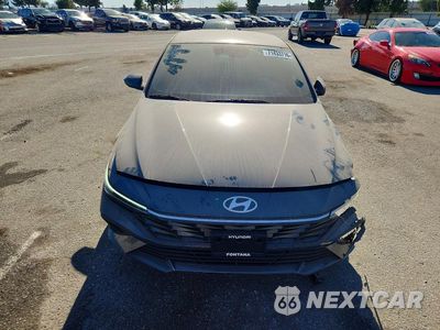 Piąte zdjęcie samochodu w środku: 2026 HYUNDAI ELANTRA HYBRID BLUE VIN:KMHLM4DJ8TU218966 - miniatura
