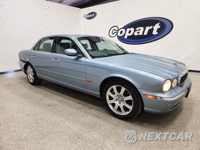 Czwarte zdjęcie samochodu z boku: 2004 JAGUAR XJ8 VIN:SAJWA71C44SG22852 - miniatura